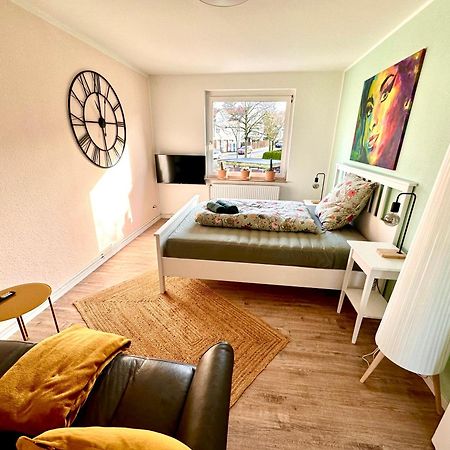 Akram Appartement III - Ruhig, Stadtnah Хилдесхайм Екстериор снимка