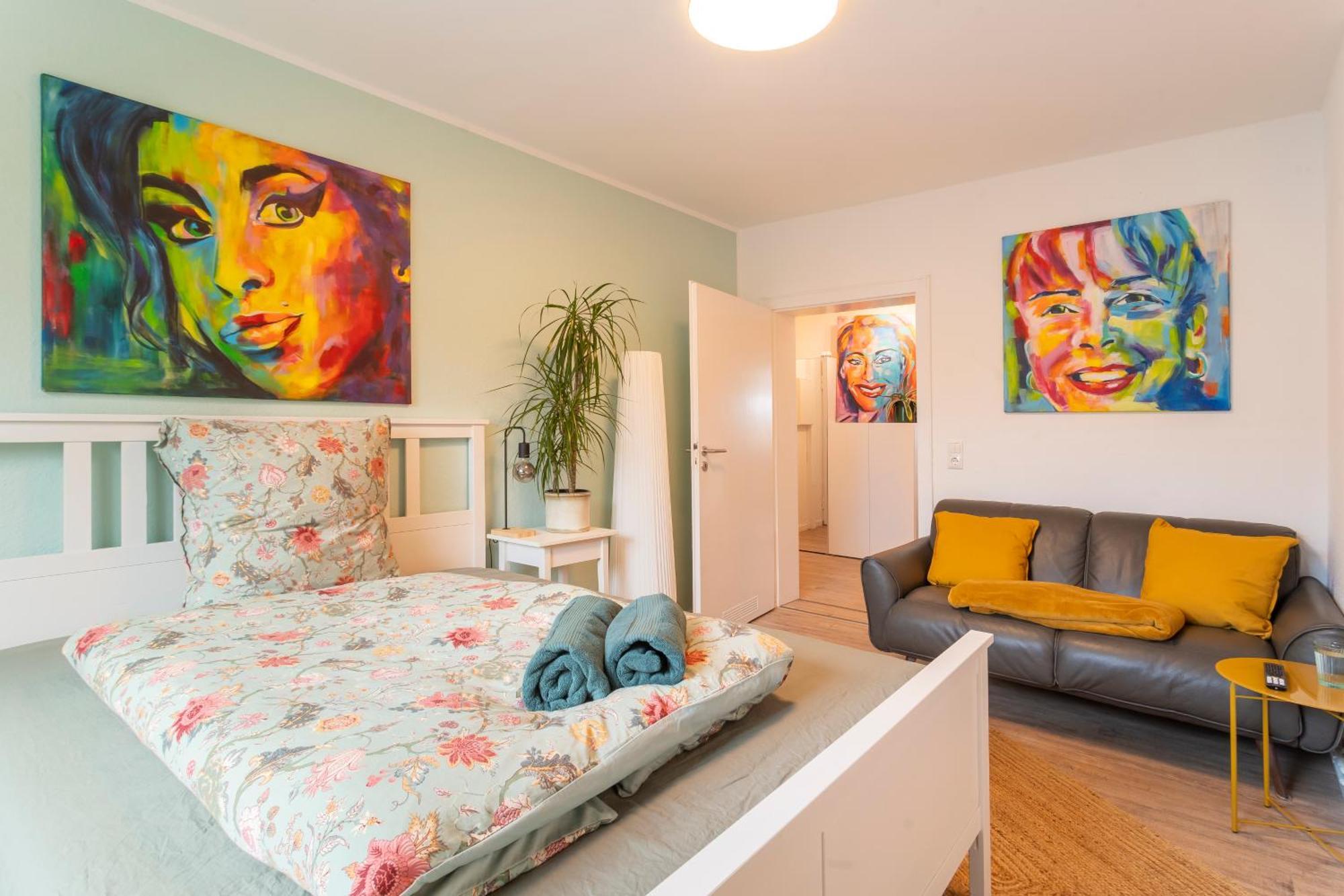Akram Appartement III - Ruhig, Stadtnah Хилдесхайм Екстериор снимка