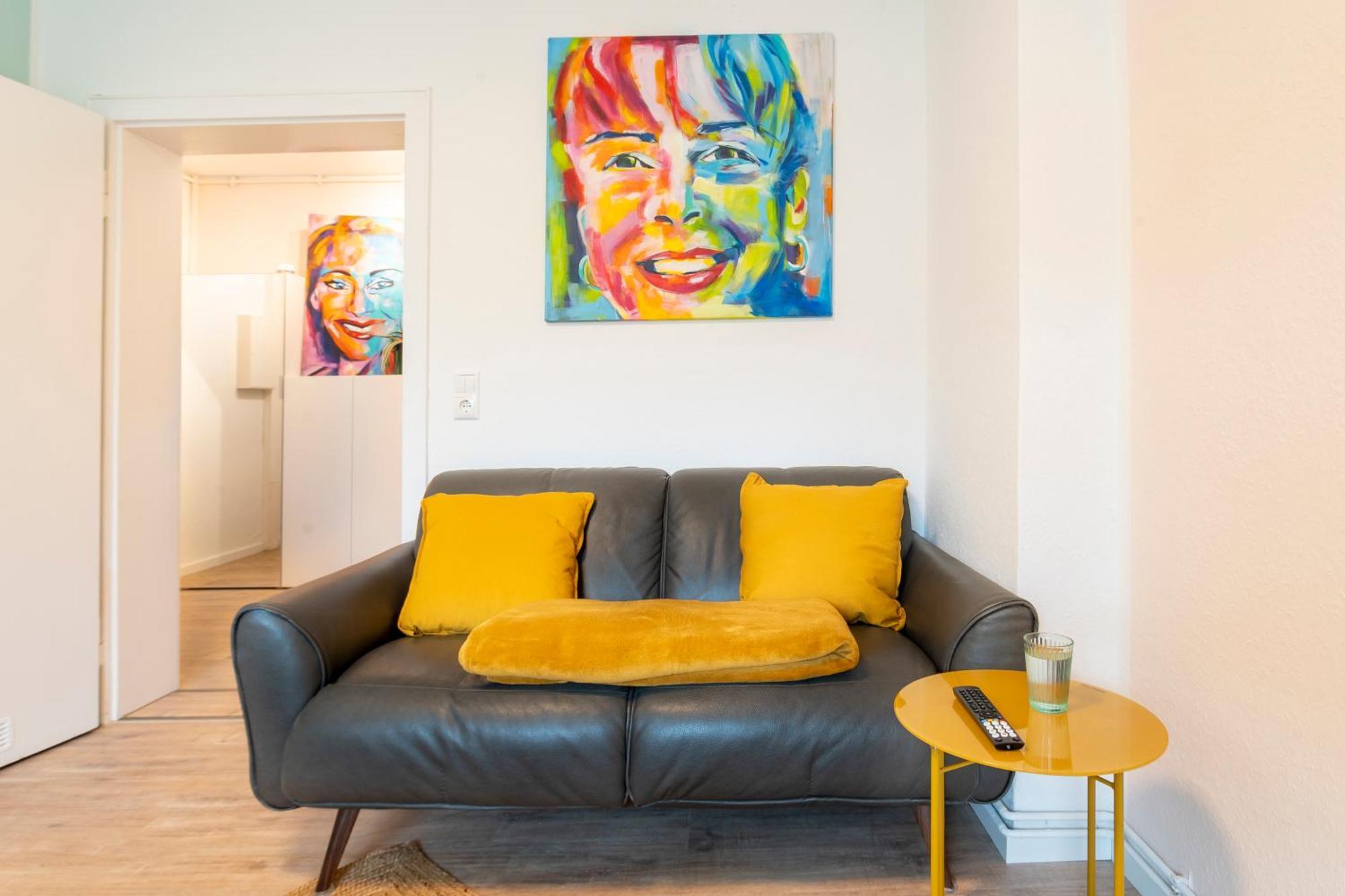 Akram Appartement III - Ruhig, Stadtnah Хилдесхайм Екстериор снимка