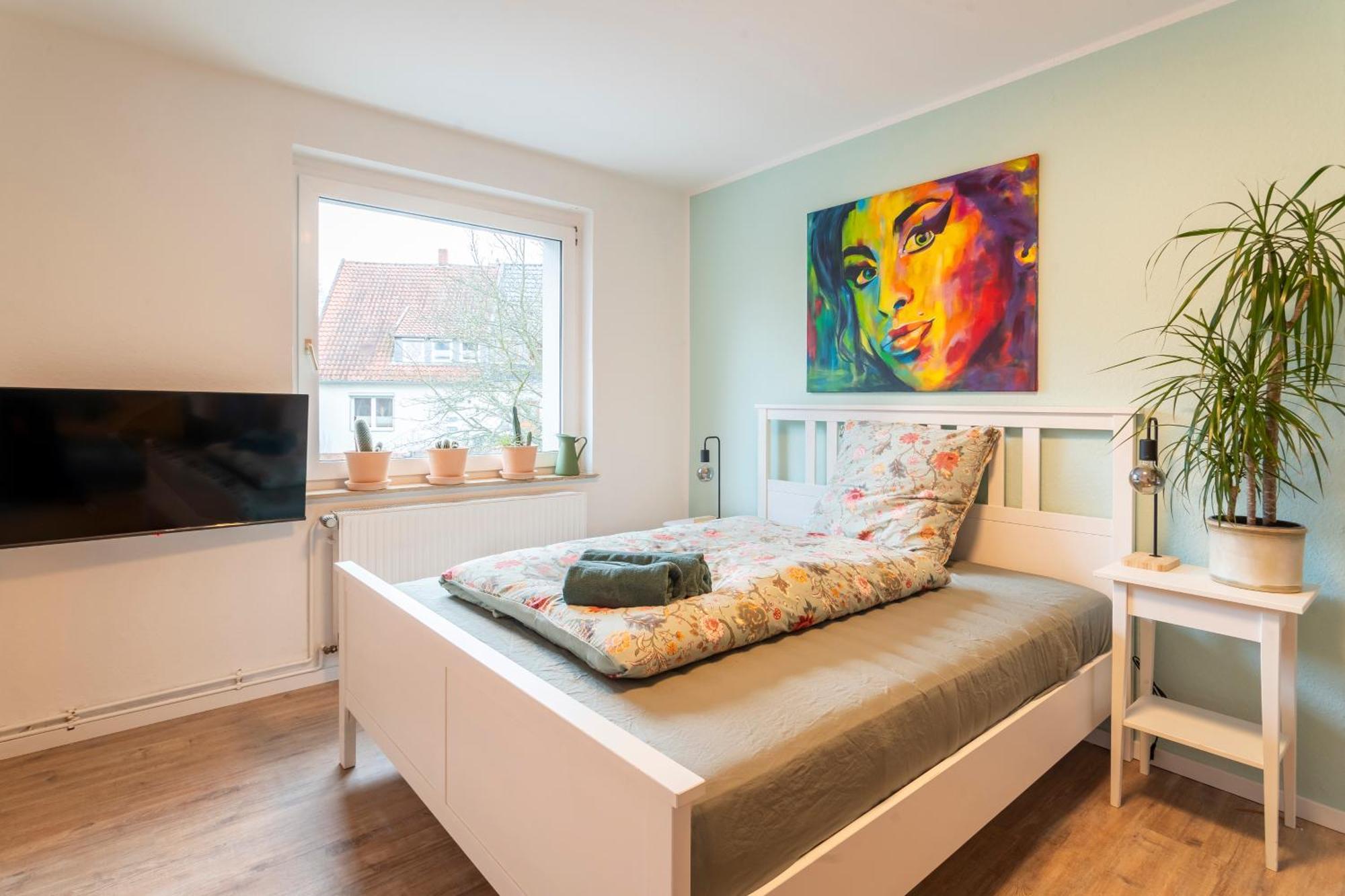 Akram Appartement III - Ruhig, Stadtnah Хилдесхайм Екстериор снимка