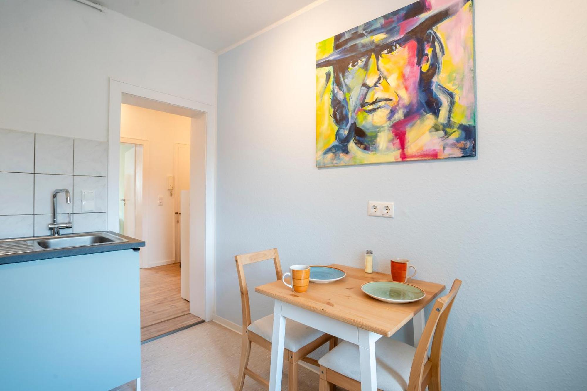 Akram Appartement III - Ruhig, Stadtnah Хилдесхайм Екстериор снимка